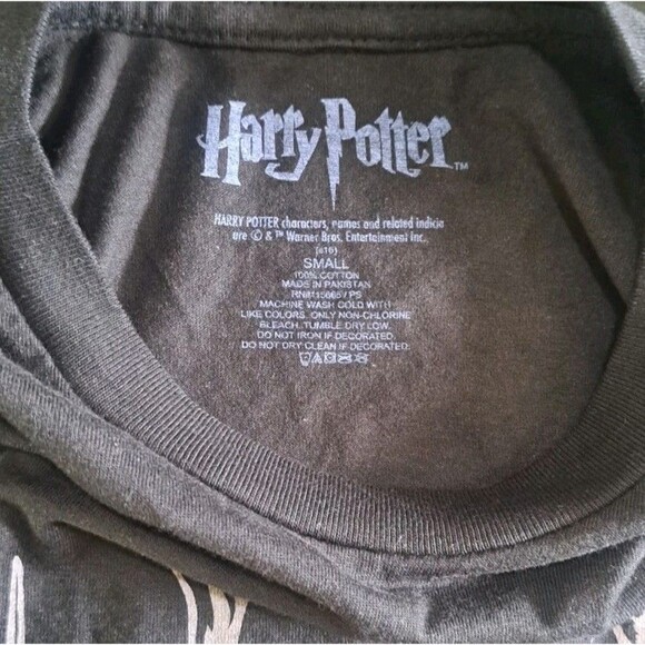 Harry Potter Juniors T-Shirt Small New The Wand Chooses The Wizard Graphic Tee - Picture 4 of 6